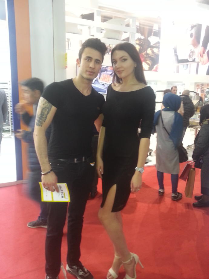 Her gören fakesin diyor sanaldan tanıştığım anlam veremedım fake ne alaka şimdi sizce nasılım fakeyemi benziyorum?