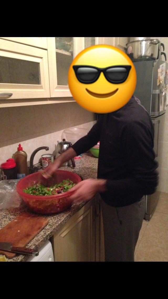 Gerçek erkek salata yer mi? Ne diyorsunuz?