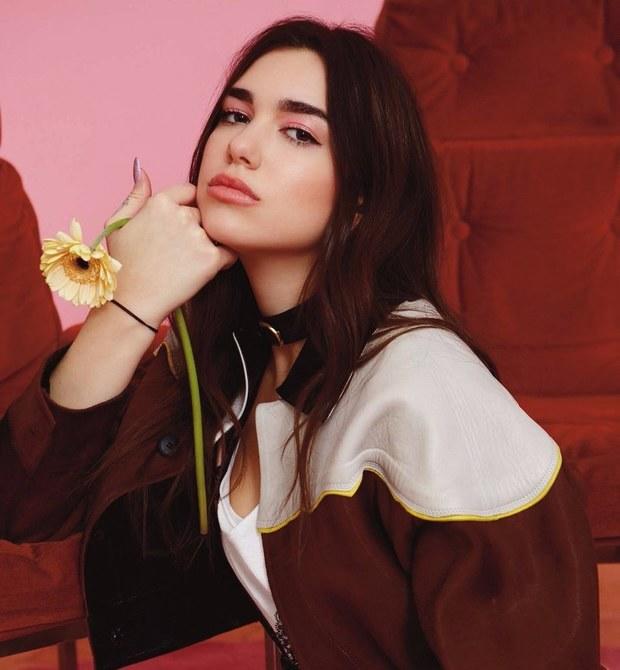 Dua Lipa çok güzel değil mi?