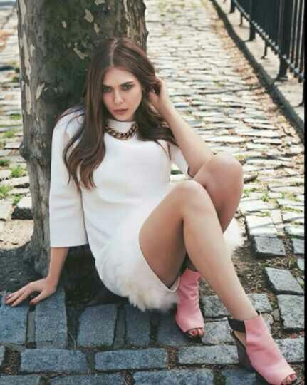 Size göre Elizabeth Olsen güzel mi?