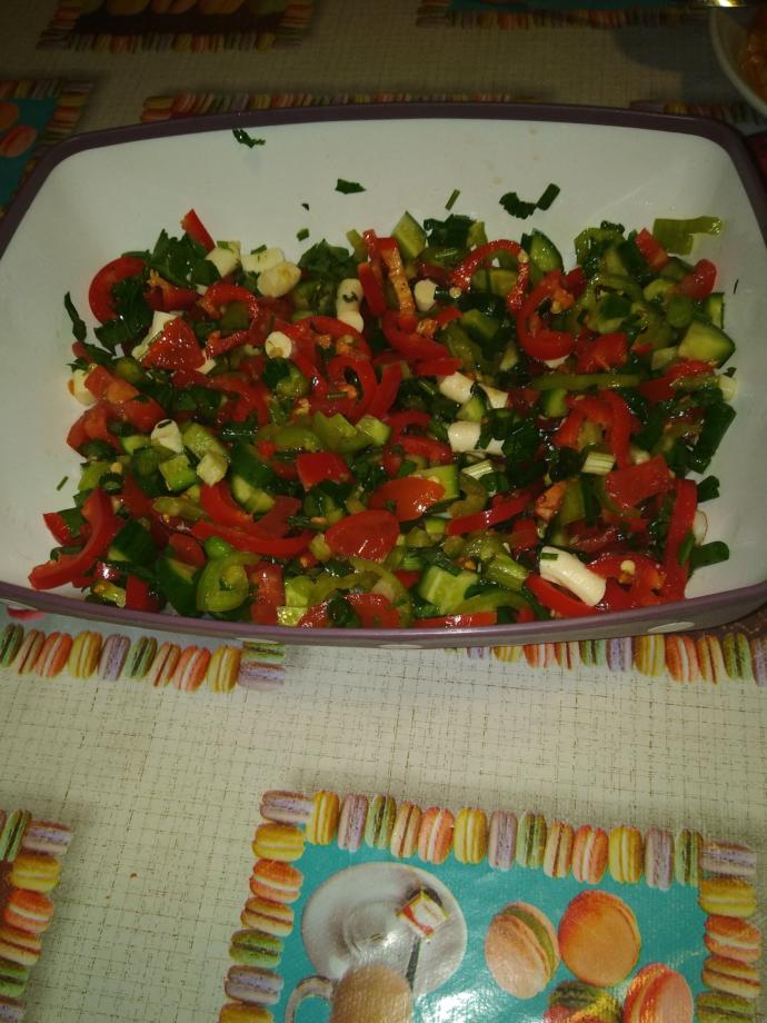 Kızlar, Evde tek kaldım kendime çorba salata yaptım nasıl olmuş?