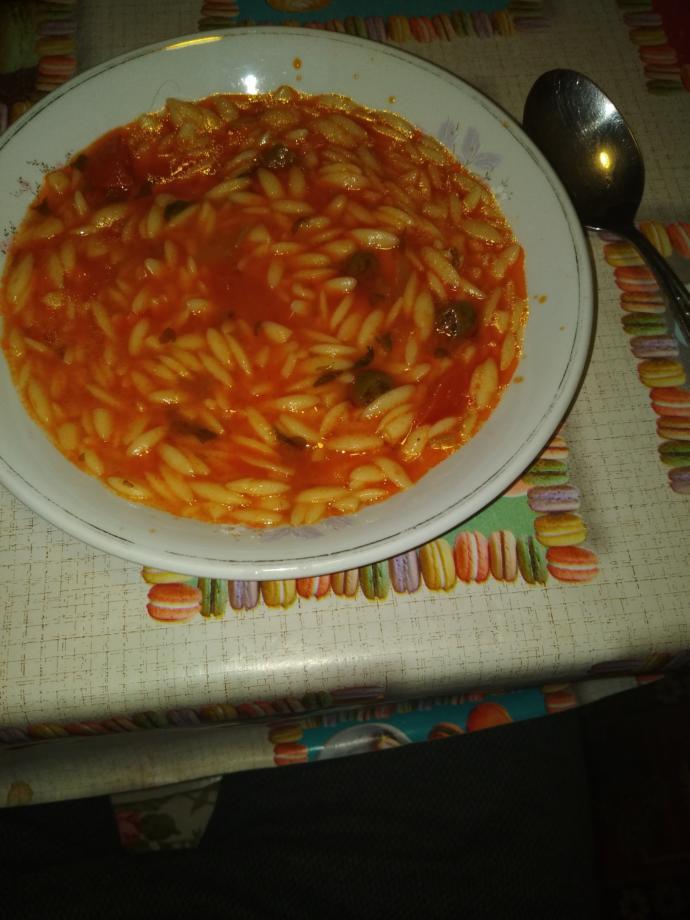 Kızlar, Evde tek kaldım kendime çorba salata yaptım nasıl olmuş?