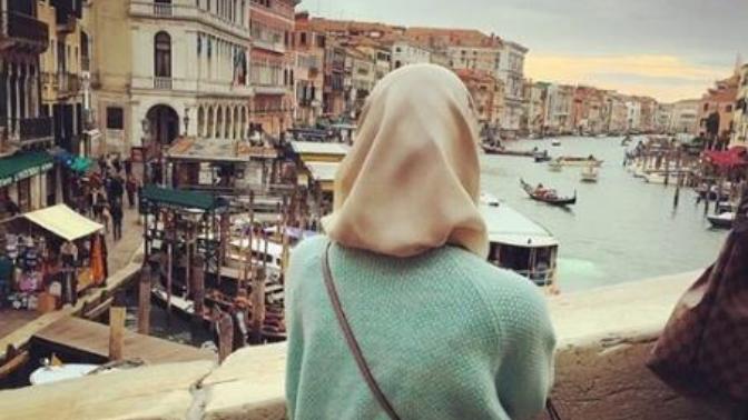 Ozellikle beylere soruyorum, tesetturlu kadinlar/kizlar sizi rahatsiz edermi?  ya da  gelecekte boyle hanimlarla evlenir misiniz?