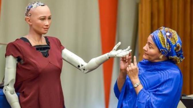 Eğer akıllı robot sofia' ya seni kim yarattı? dersek ne cevap verir?