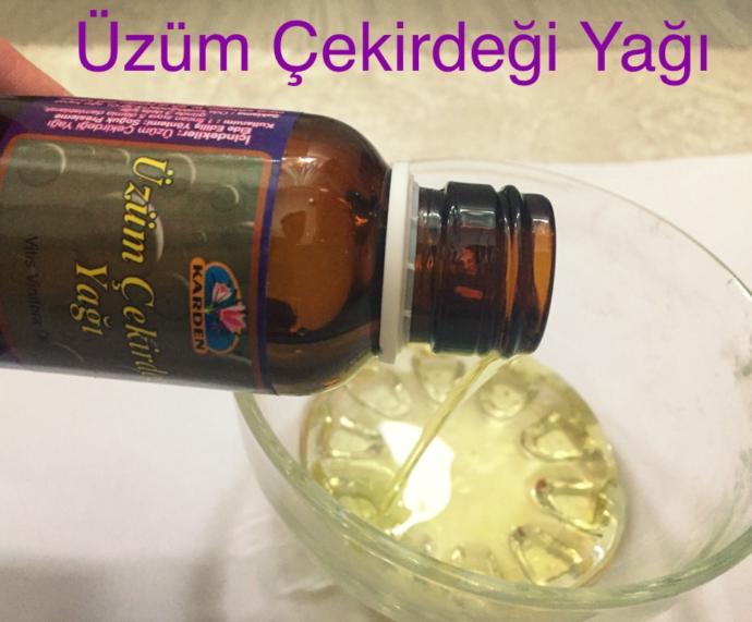 Bugün pazar ve benim saç bakım günüm, yaptığım yağlı karışımı siz de saçınıza uygulamak ister misiniz?