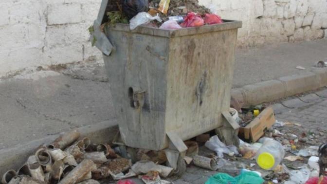 Bu çöp mü daha kirli yoksa insanların ruhları mı?