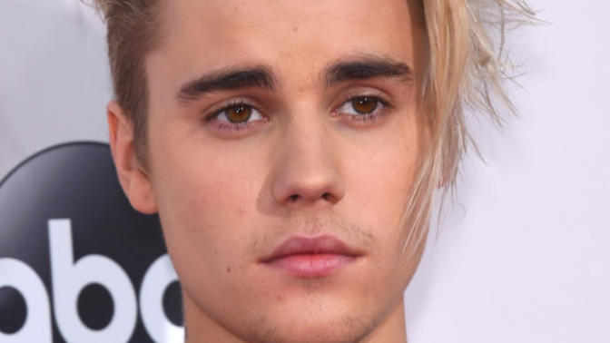 Sizce justin bieber neden böyle değişti ve çirkin oldu?