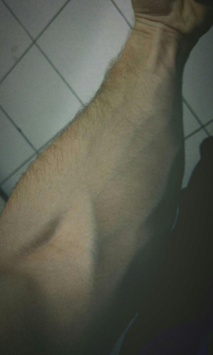 Erkeğin elinin nasırlı olması, kolunun damarlı olması kadınlara çekici mi gelir?
