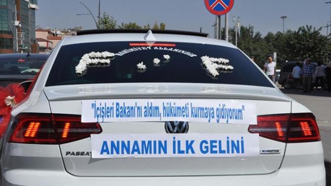 Yarın evlenecek olsanız gelin arabasının arkasına ne yazardınız?