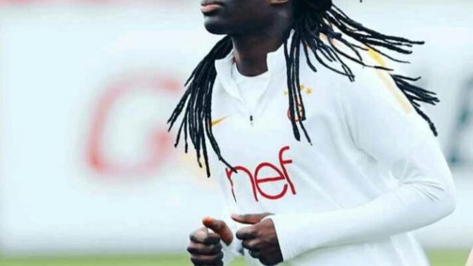 Kızlar, Bafetimbi Gomis çok yakışıklı değil mi?