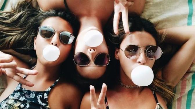 İnstagram kullanmayan kız mı, fenomen kız mı günün sonunda mutludur?