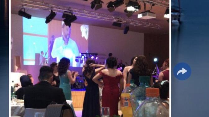 Sevgilim dün düğüne gitti, ben de yalandan "güzel kız var mı" dedim. Normal mi böyle bir şey yapması?