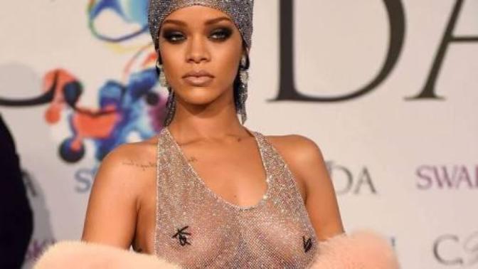 Rihanna bakire. Bunu kendisi açıklıyor, bunun hakkında ne düşünüyorsunuz?