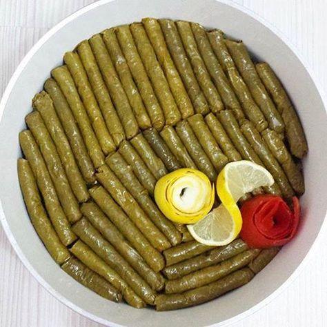Şimdi şöyle bir mesele var 😜Bol köpüklü Türk kahvesi yapan kız mı, kalem gibi sarma yapan kız mı hangisi makbul?😄?