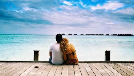 Balayında aşkla sevişmek dururken sosyal medyada tatil fotoğrafları paylaşan çiftler hakkındaki düşünceleriniz neler?