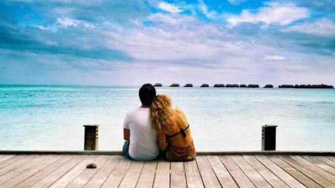 Balayında aşkla sevişmek dururken sosyal medyada tatil fotoğrafları paylaşan çiftler hakkındaki düşünceleriniz neler?