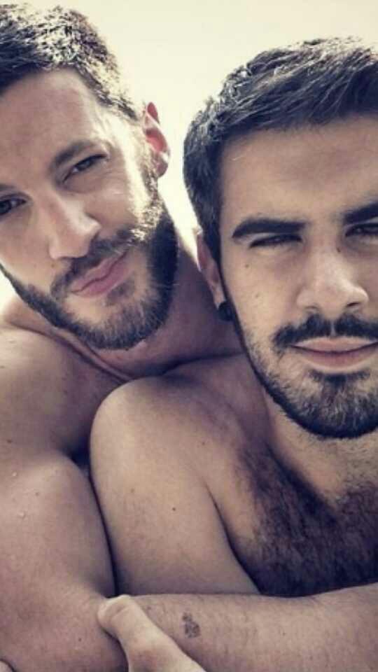 Biz gayler neden hep böyle yakışıklı oluyoruz?