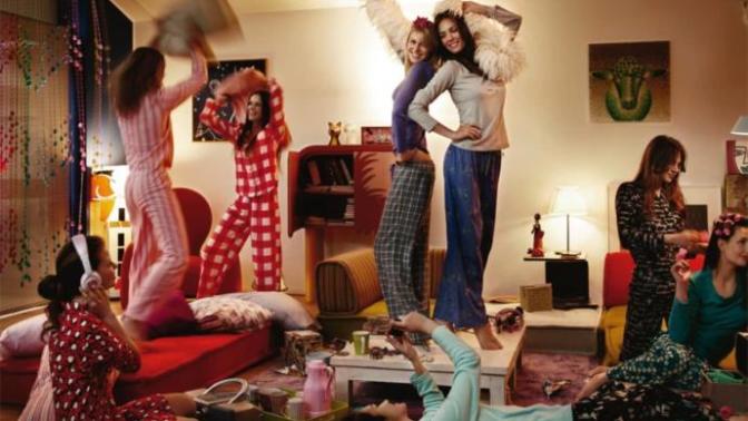 Sevgiliniz arkadaşlarıyla pijama partisi yapacağını söyleseydi ve sizi davet etmeseydi tepkiniz ne olurdu?