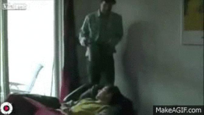 Uykusu ağır olan bir insanı nasıl uyandırırsınız?
