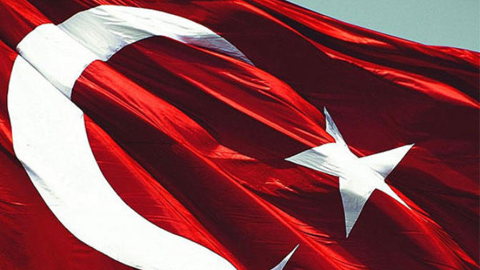 Türk Bayrağı, İstiklal Marşı ve Atatürk'ün Gençliğe Hitabesi Milli Eğitim Bakanlığı tarafından kaldırılıyor neler düşünüyorsunuz?