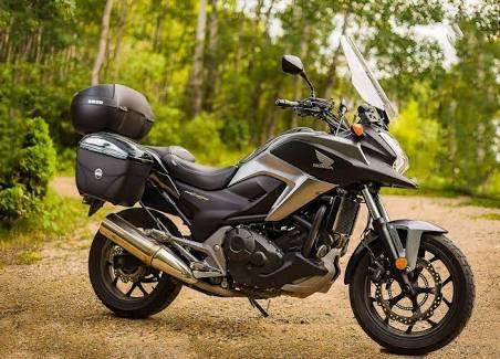 Yıllardır hayalini kurduğum motoru alıyorum artık. Motor ile şehir şehir kamp kurup gezmeyi hayal eden vr mı?