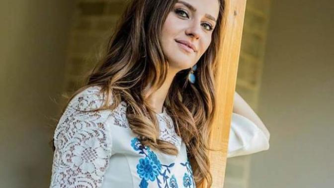 İrem helvacıoğlu? Oyuncu luğunu nasıl buluyorsunuz ben sen anlat karadeniz de tanıdım ve çok sevdim peki sizler nasıl buluyosunuz?