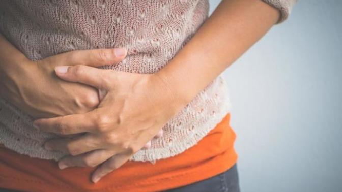 Oruçluyken mideden ağza acı su gelmesi orucu bozar mı?
