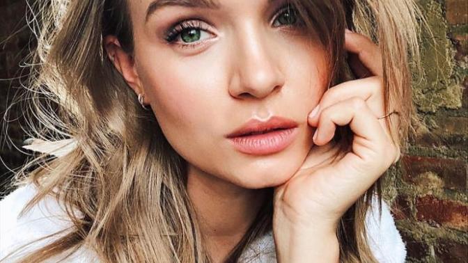 Josephine Skriver size dm'den yürüse ne yapardınız?