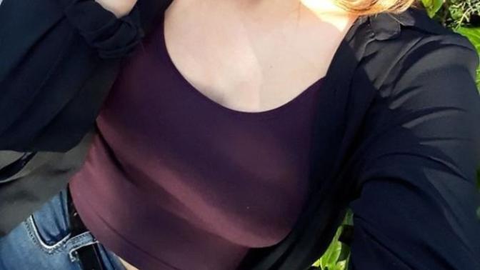Kızlar fotoğraflardaki dar gobegı acık badi tarzı üstleri nerede bulabilirim?