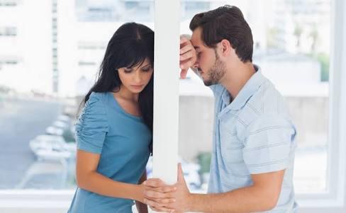 Mutsuz bir erkeği parası mı mutlu eder, karısı mı?