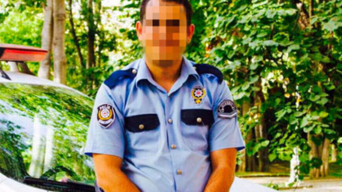 Polis arabasında 2 erkek polis, 1 kadını cinsel ilişkiye zorladı ve ilişkiye girdi ! Türk polisinin bu hali için ne söylersiniz?