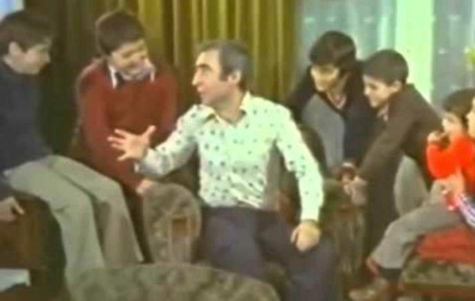 Kız kardesimle aynı odada yatıyoruz ve bazen korkunca yatagimda yanimda yatar bu günah mı veya kötü bişey mi?