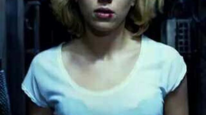 Scarlett Johansson dünyanın en seksi kadını değil mi sizce de?