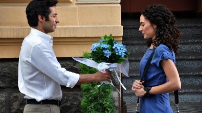 Kadınlara alınan çiçek hediyeden sayılır mı?