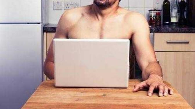 Sevgilinizin/Eşinizin  porno izlemesini nasıl karşılarsınız?