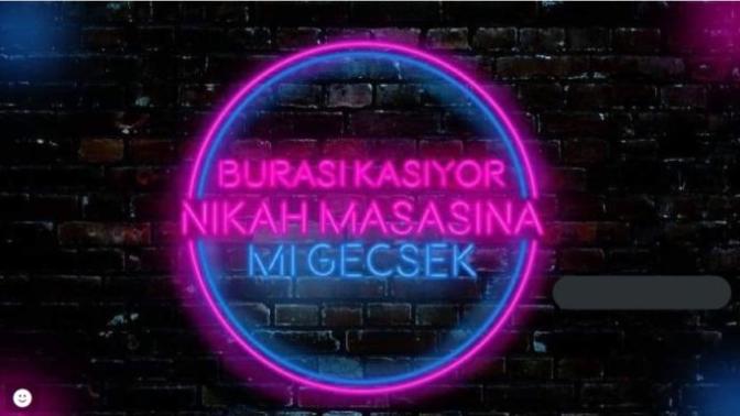 "Bana herkesten farklı bir cümle ile evlenme teklifi et" diyen sevdiceğinize nasıl bir evlenme teklifi ederdiniz?