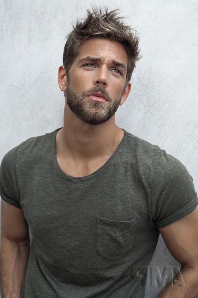 Ben Dahlhaus varken Burak Özçivit yakışıklı sayılır mı?