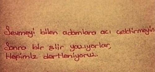 Şairler her zaman acıdan mı beslenirler yoksa mutluluktan mı?