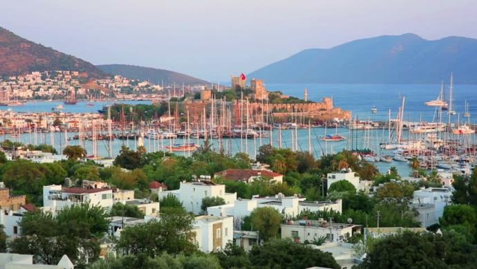 Bodrum’da nereleri tavsiye edersiniz? Hangi otel/ bar / plaj/ mekan / gezi / ?