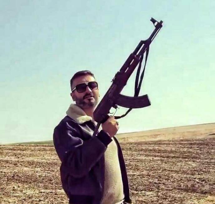 Silahla resim paylaşan kişiler havalı mı sizce?