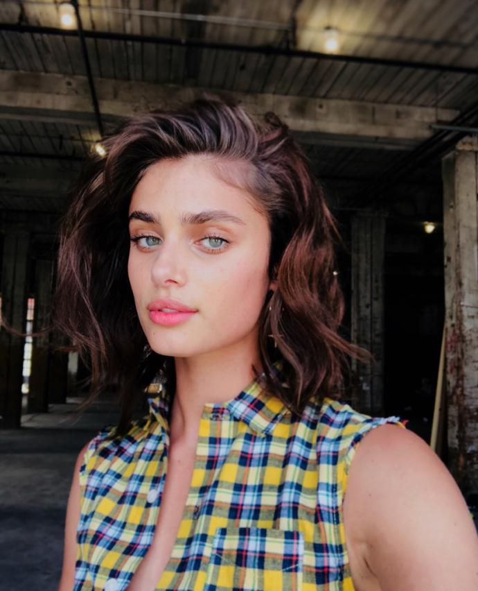 Sizce Taylor Hill güzel mi?