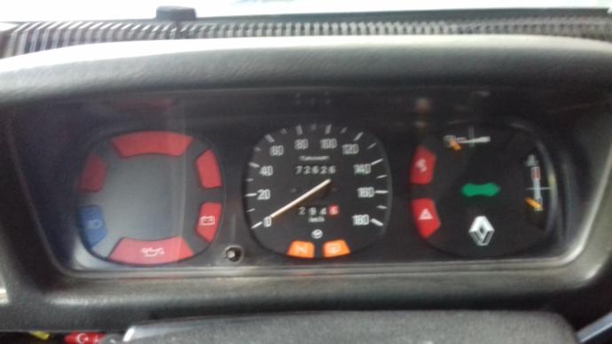 Sizce Renault toros 1996 2000 arası olan modelerde neden devir saati yok ?