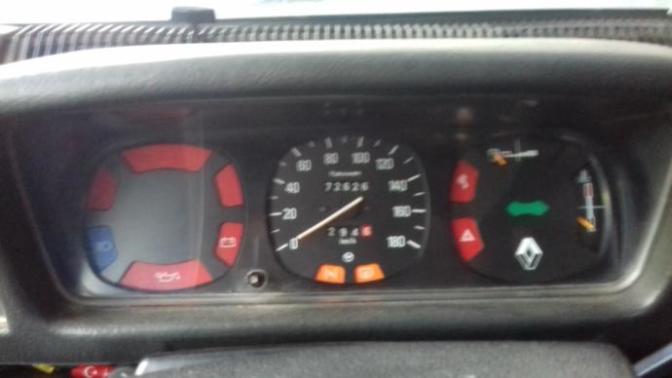 Sizce Renault toros 1996 2000 arası olan modelerde neden devir saati yok ?