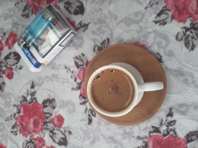 Benim gibi kahve sigara aşığı var mı ☕?