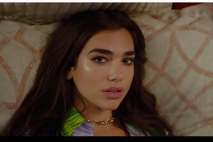 Hangisi sizce rihanna mi dua lipa mi?