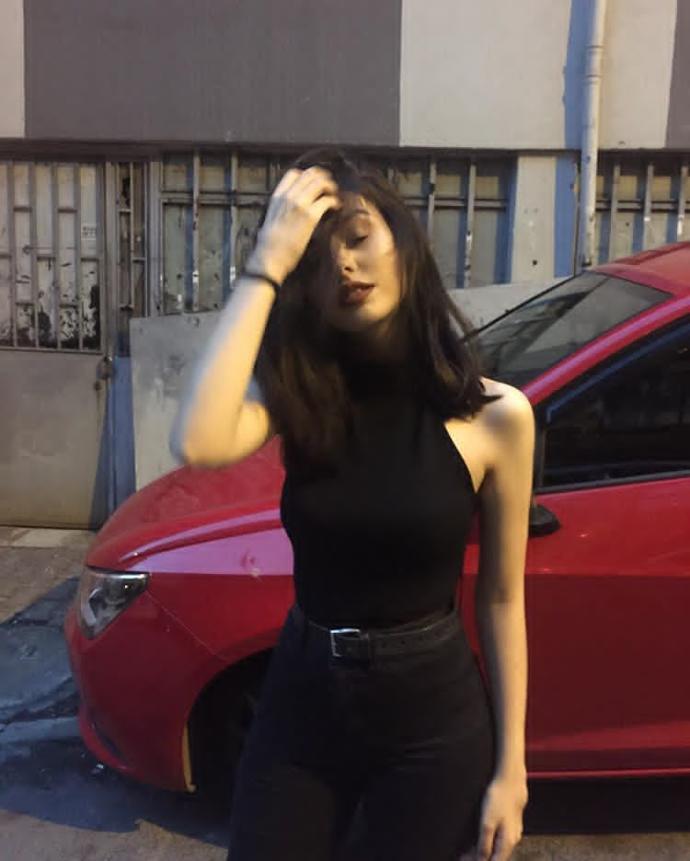 Esma Uslan sizce güzel mi?