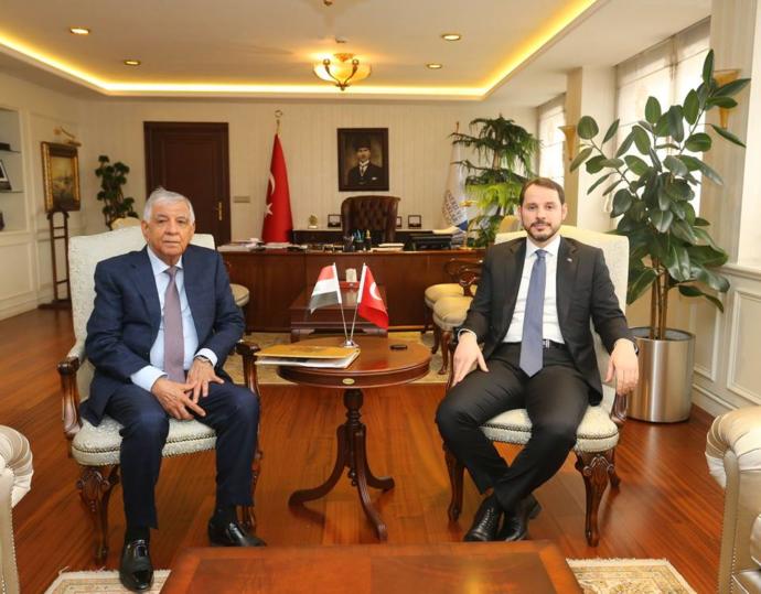 Berat Albayrak'ın çapkın ve maço olduğu yönündeki iddia yaygın biçimde dillendiriliyor. Sizce doğru mudur? Beden dili ne diyor?