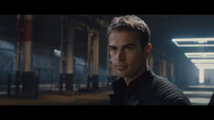 Kızlar, Ian Somerhalder Mi Theo James Mi? Hangisi Daha Yakışıklı?
