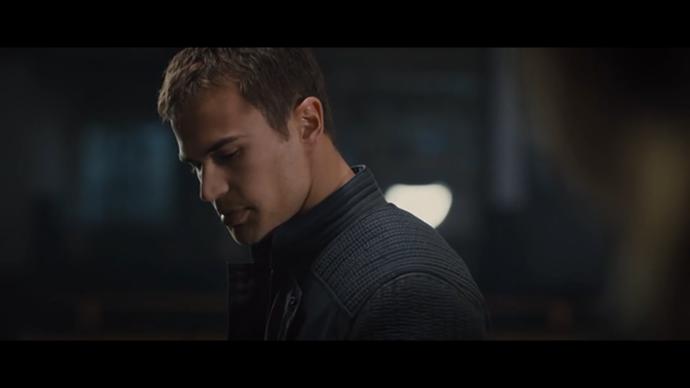 Kızlar, Ian Somerhalder Mi Theo James Mi? Hangisi Daha Yakışıklı?