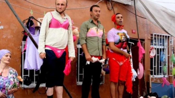 Pazarda satılan sütyenler kullanışlı mi? Herhangi bir yan etkileri var mı? Çekiyor mu?